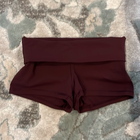 Lululemon shorts - Picture 3 of 10